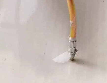 堆龙德庆瓷砖空鼓维修公司专业解答在瓷砖铺贴过程中，如果使用的砂料过粗（如全部使用了粗砂），可能会导致以下问题